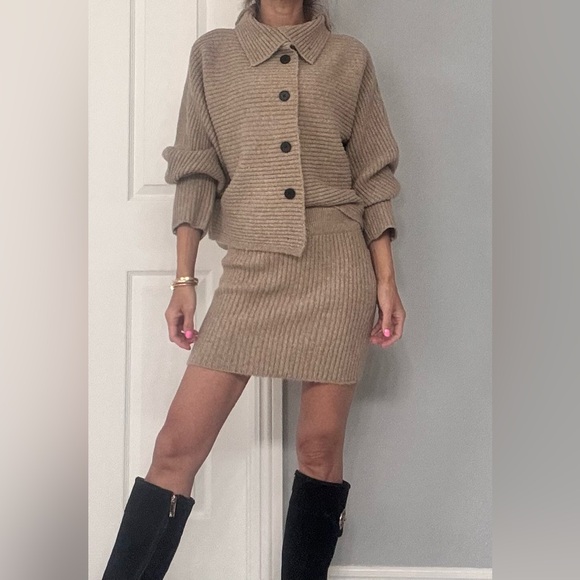 Stylish Tan Knit Sweater and Mini Skirt - Picture 3 of 9